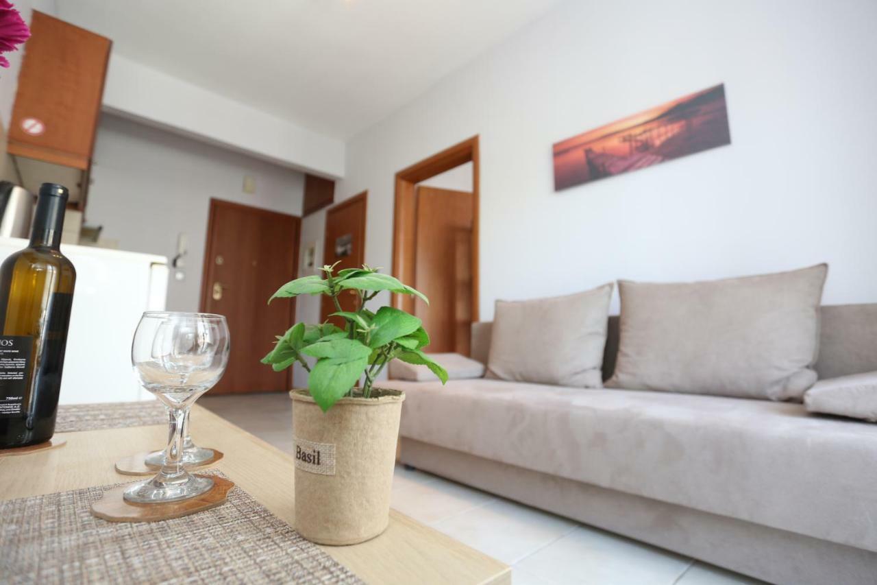 Pantheon City Center Studio Apartment Солун Екстериор снимка